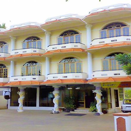 Sri Devi Comforts Hotel จิกมากาลูร์ ภายนอก รูปภาพ