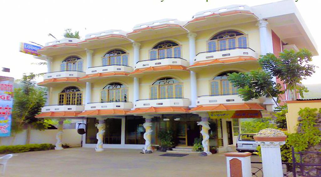 Sri Devi Comforts Hotel จิกมากาลูร์ ภายนอก รูปภาพ